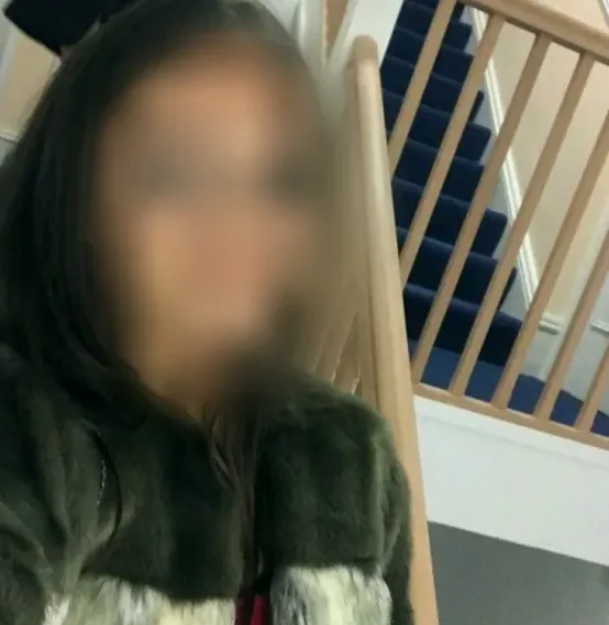 Alexandra, 21