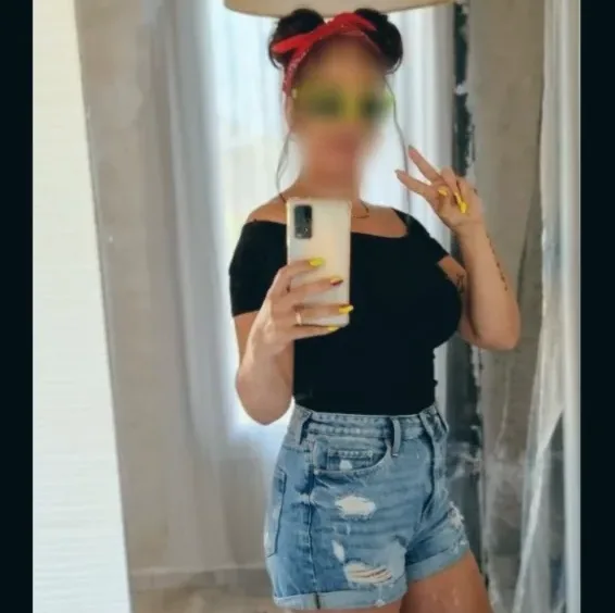 Hannah, 37