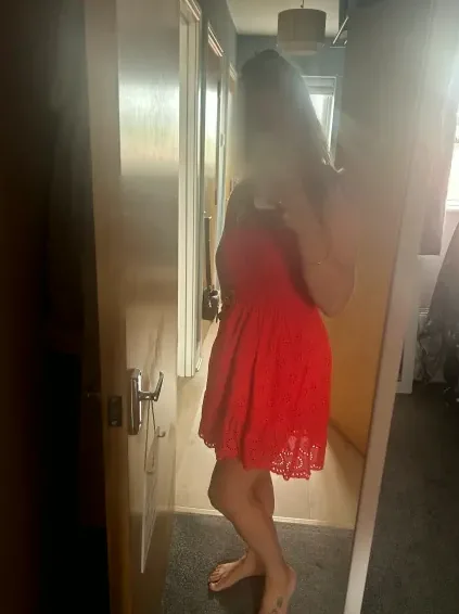 Leonie, 34