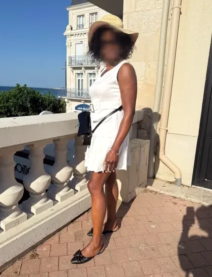 Mia, 36