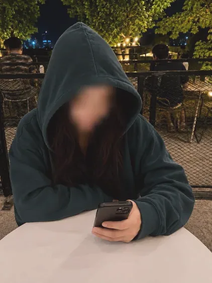Nina, 26