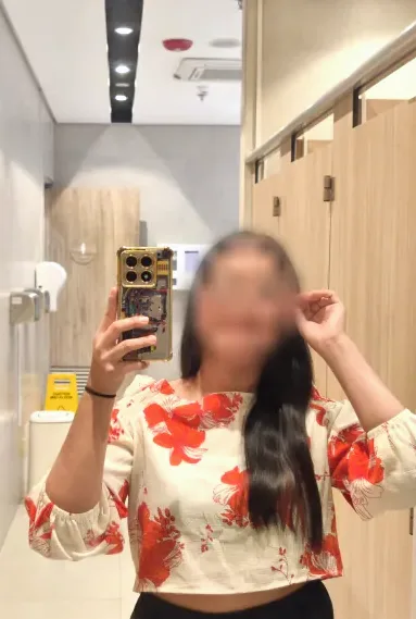 Stefanie, 31